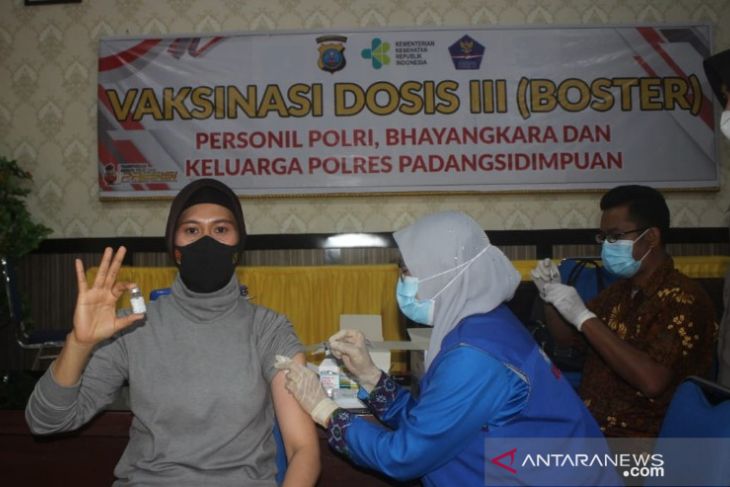 Personel Polres Padangsidimpuan vaksinasi tahap 3