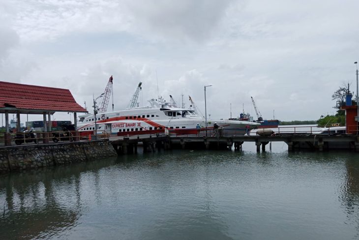 Kapal cepat Tanjung Pandan - Pangkal Balam tunda keberangkatan