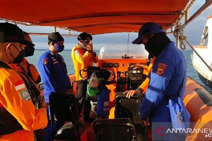 Tim SAR gabungan cari KM Tiga Bersaudara hilang kontak di Perairan Buru begini kronolginya
