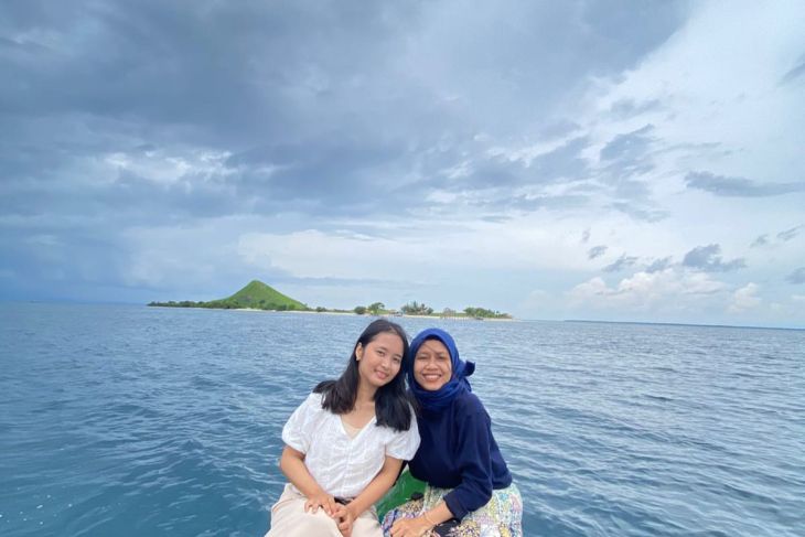 Pantai Kenawa indah bak kolam renang