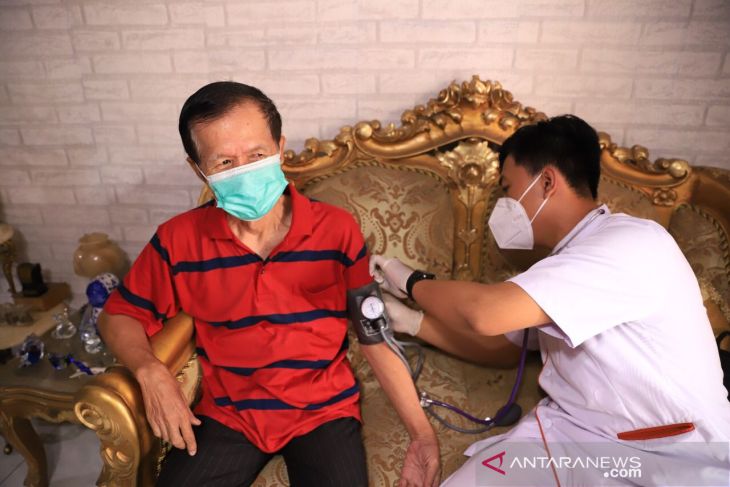Puskesmas di Kota Tangerang gelar vaksin booster lansia dari rumah ke rumah