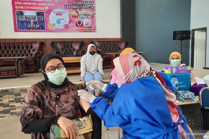 Vaksin booster lansia di Kabupaten Tangerang belum maksimal