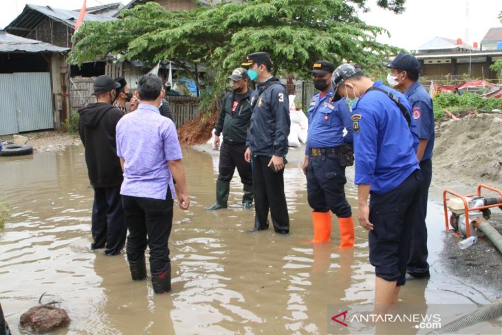 Genangan air di kecamatan Benda Kota Tangerang mulai surut
