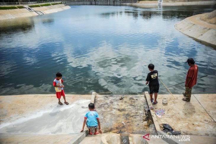 Pengoperasian kolam retensi Andir