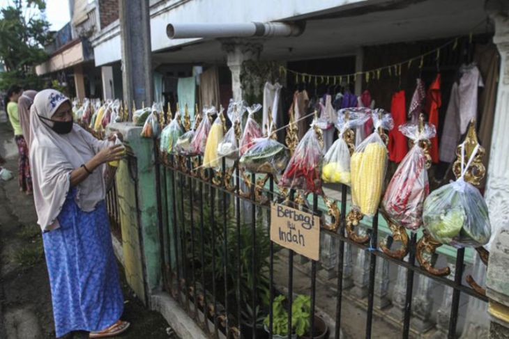 Swadaya berbagi sayuran di Depok