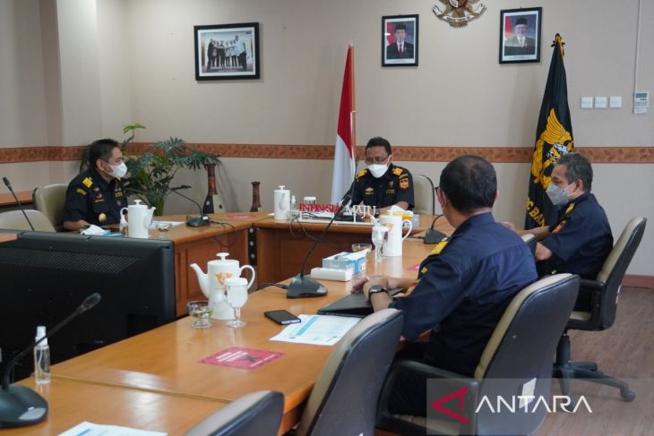 Realisasi penerimaan Bea Cukai Banten 2021 lebihi target