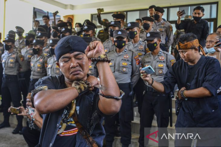 Unjuk rasa penyataan Arteria Dahlan 