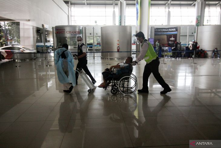 Kedatangan PMI di Bandara Juanda