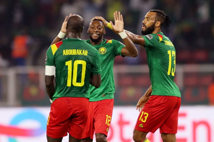 Kamerun ke perempat final setelah susah payah tekuk Comoros