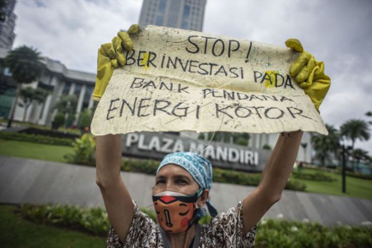 Aksi Bersih-Bersih Batu Bara