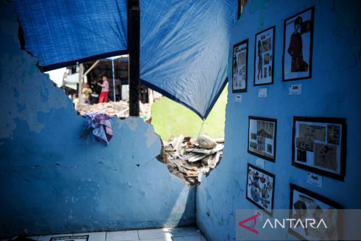 Pameran karya seni anak korban penggusuran 