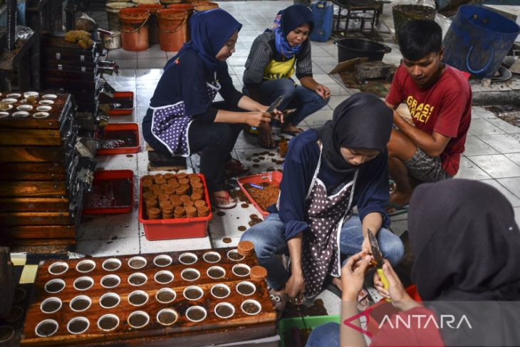 Produksi makanan tradisional Galendo