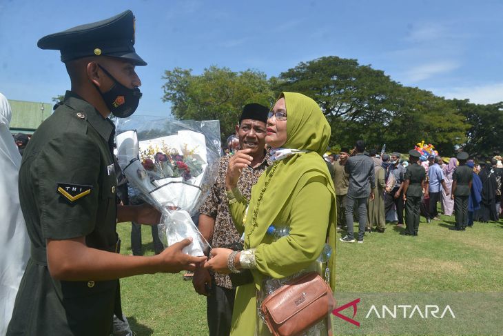 Upacara penutupan pendidikan bintara TNI AD