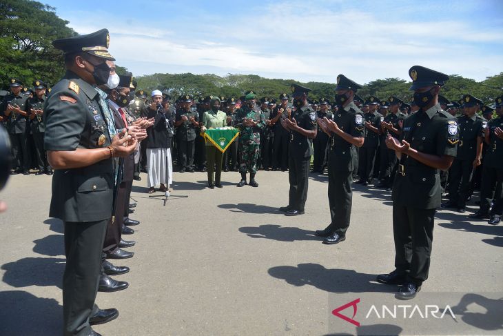 Upacara penutupan pendidikan bintara TNI AD