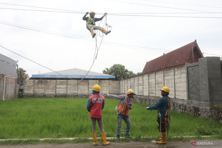 Target Rasio Elektrifikasi 100 Persen