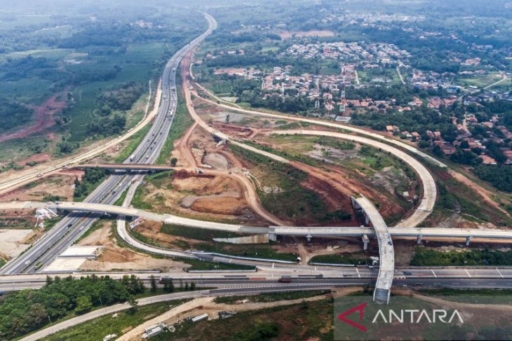 Konstruksi Jalan Tol Jakarta - Cikampek II selatan 