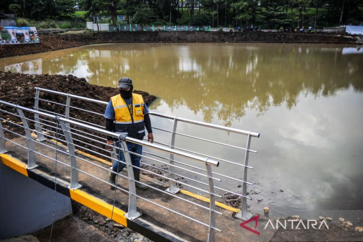 Proyek pengendali banjir Bandung - Cimahi 