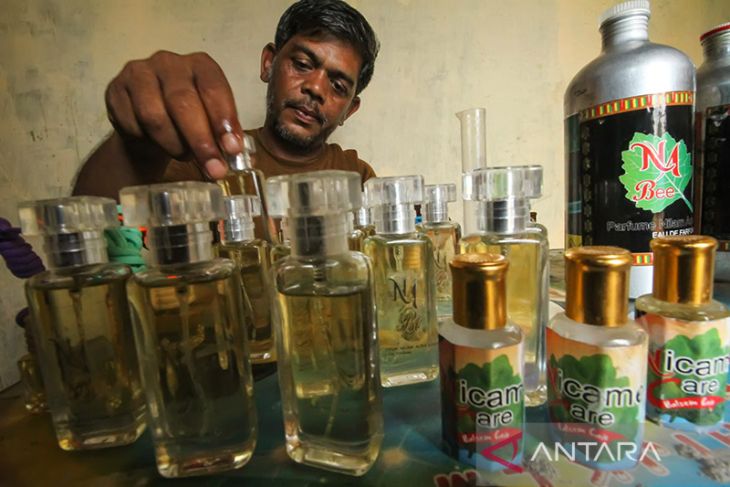 UMKM parfum minyak nilam bertahan di tengah pandemi