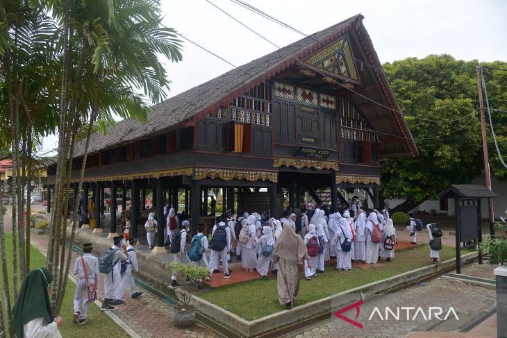 Pelajar kunjungi pameran senjata Kerajaan Aceh Darussalam