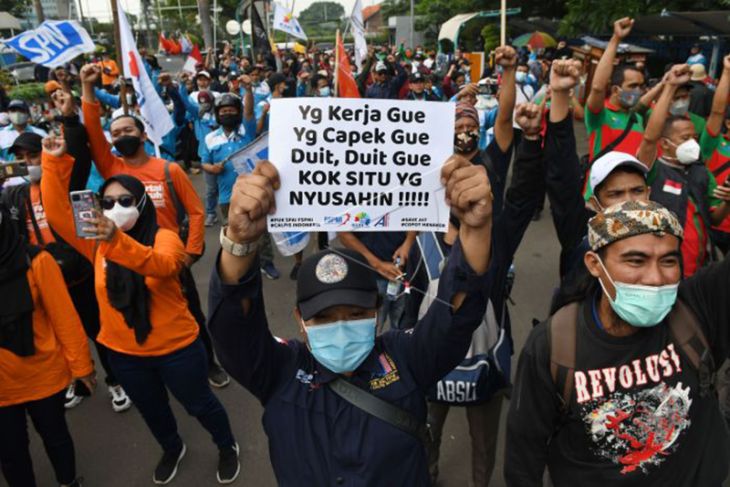 Buruh Tuntut Permenaker JHT Dicabut