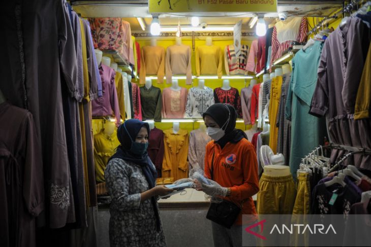 Gerakan bagi masker untuk warga