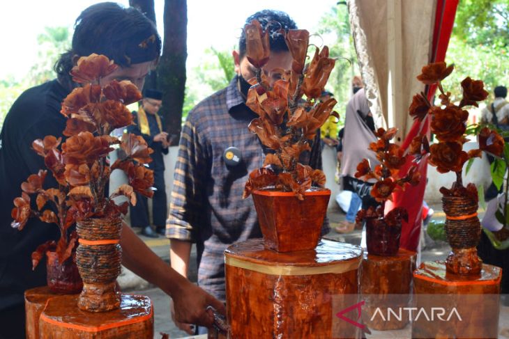 Pameran kerajinan dari sampah 