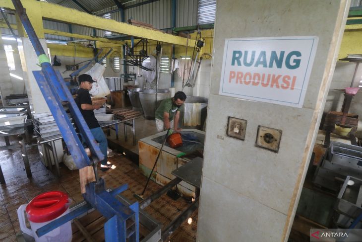 Perajin tahu Takwa Kediri libur produksi