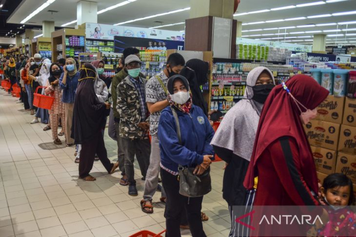 Operasi pasar minyak goreng premium 