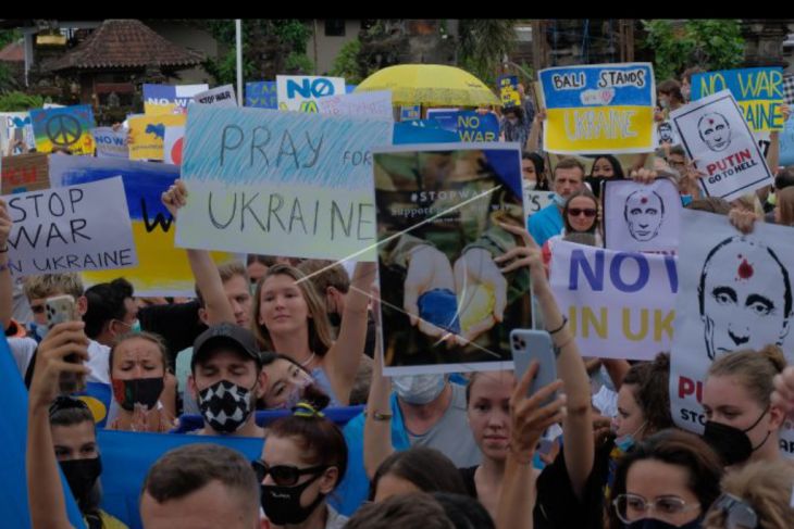 Warga Ukraina di Bali gelar aksi solidaritas