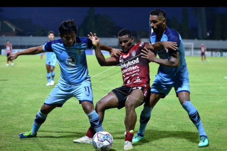 Bali United taklukkan Persela 2-1