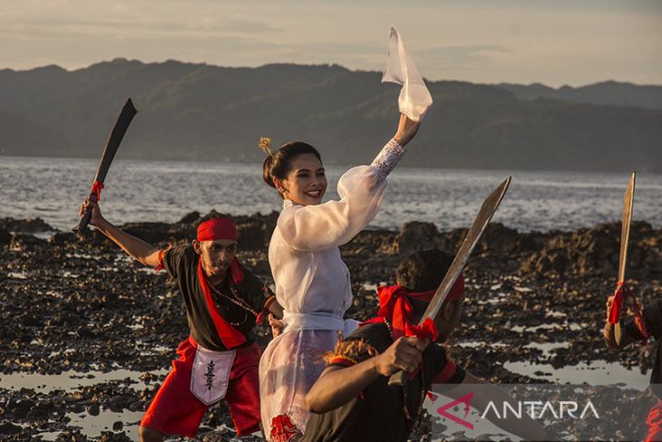 FOTO - Jaswin Kaur Dhillon, Putri Indonesia Maluku yang blasteran India