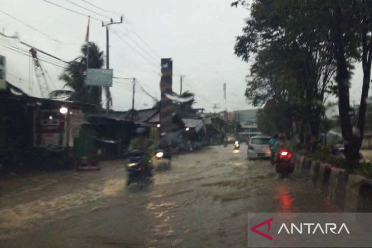 BMKG Keluarkan Peringatan Hujan Lebat Di Beberapa Wilayah - ANTARA News ...