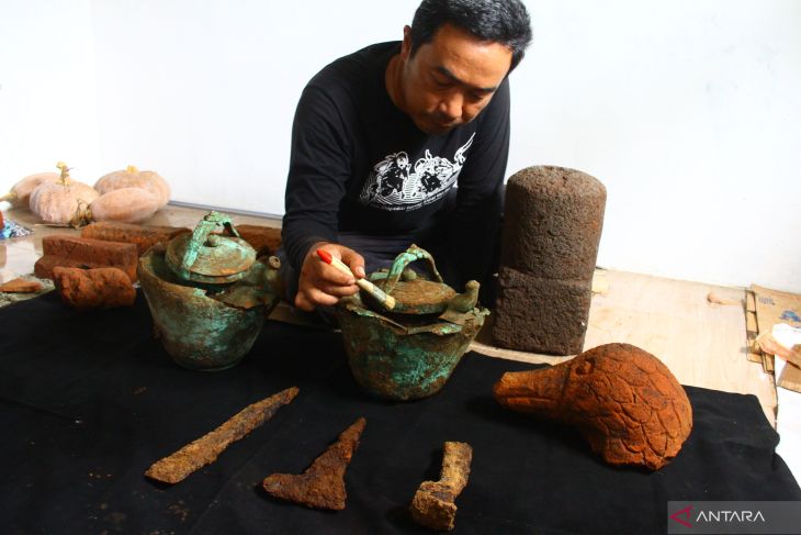 Artefak Kuno Situs Srigading