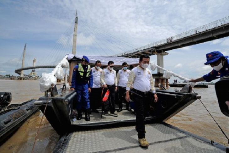 Pencanangan Sungai Batanghari bersih di Jambi