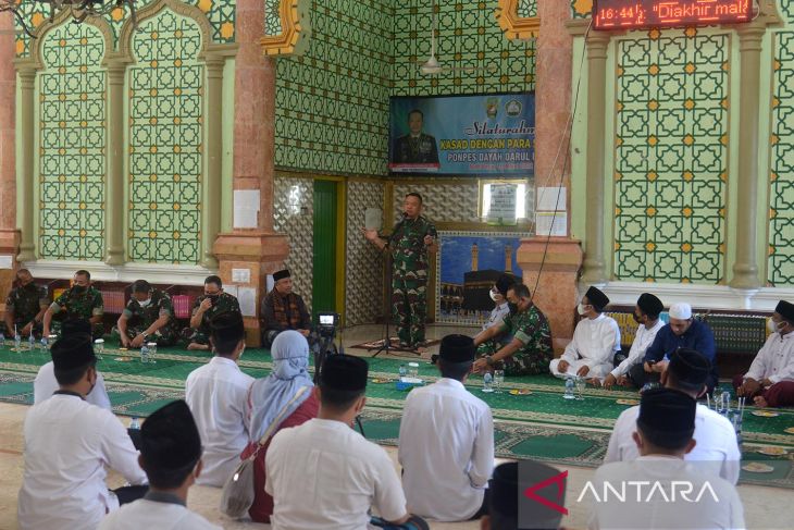 Kunjungan Kasad di pondok pesantren Aceh Besar