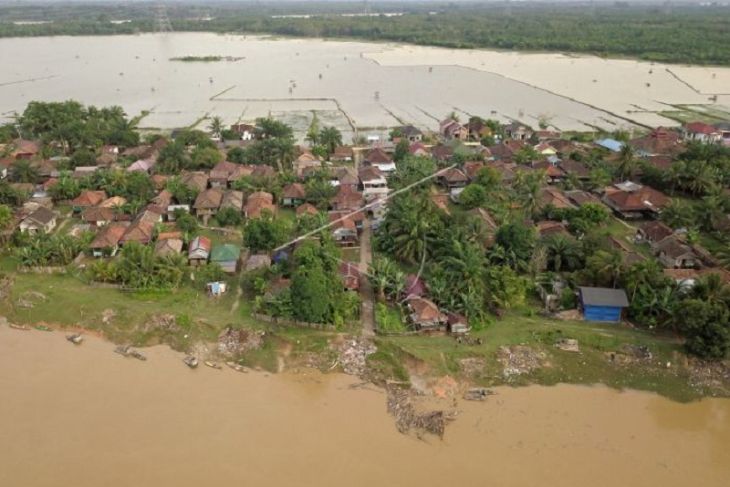 Abrasi Sungai Batanghari di Muarojambi