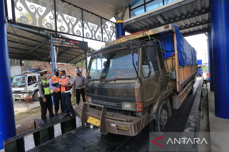 Pemeriksaan tonase kendaraan 