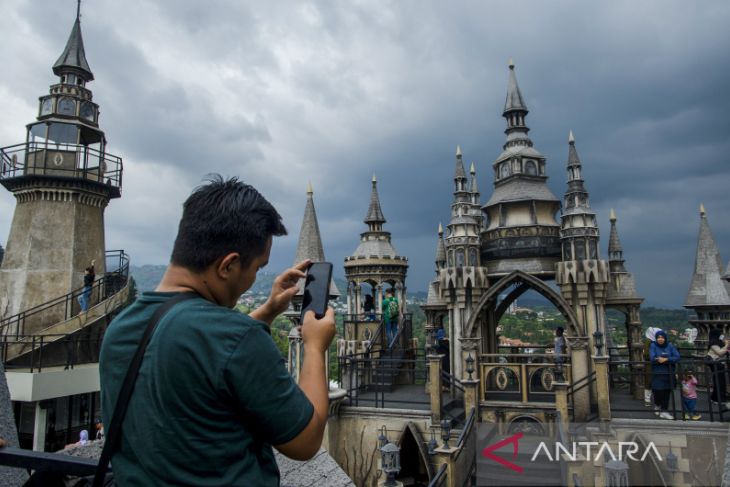 Target sektor wisata Jawa Barat 