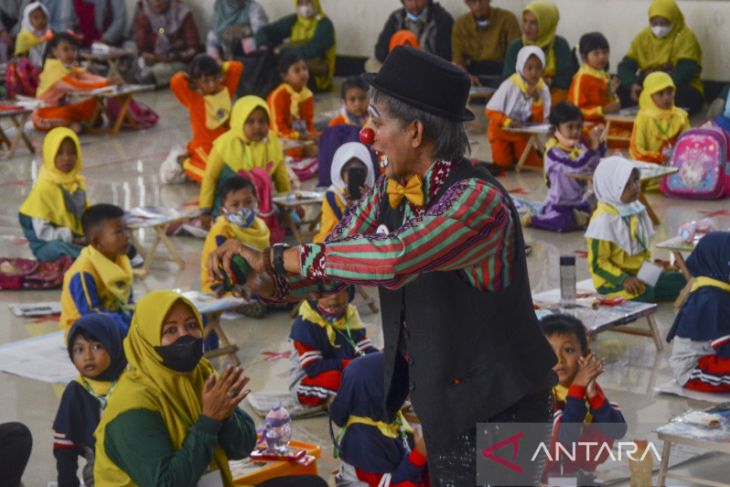 Gerakan cinta rupiah dan makan ikan 