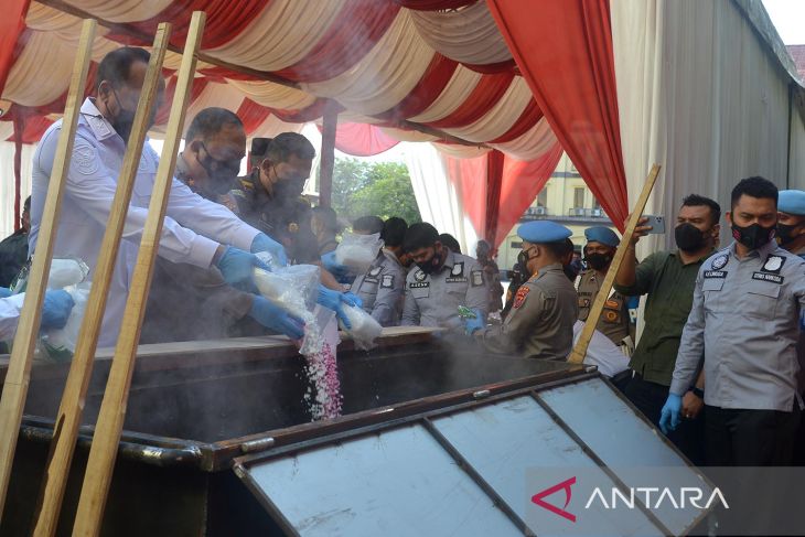 Musnahkan narkotika selundupan dari luar negeri