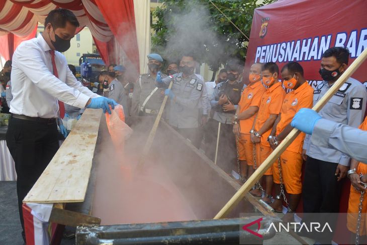 Musnahkan narkotika selundupan dari luar negeri