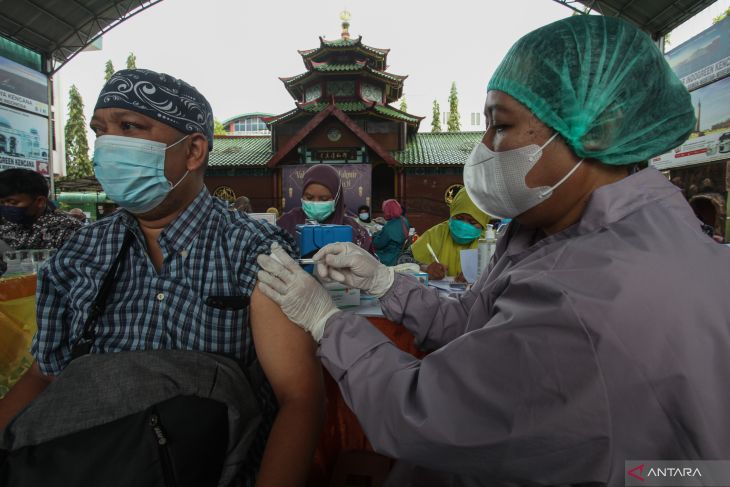 Vaksinasi Booster di Masjid Cheng Hoo