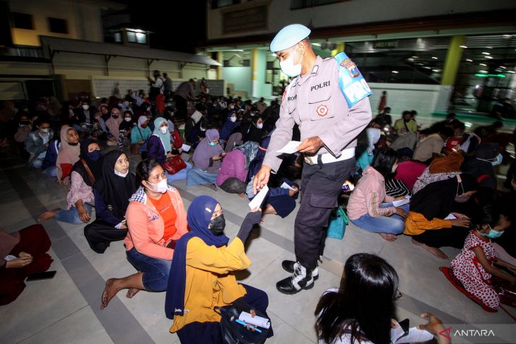 Vaksinasi COVID-19 Ketiga  di Masjid Sidoarjo