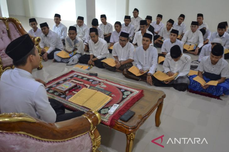 Program pesantren juara di Jawa Barat 