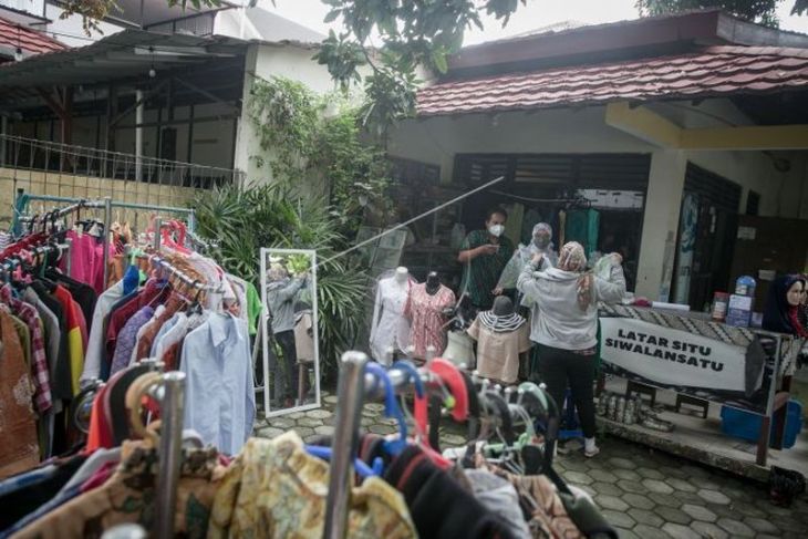 Berbagi dan bertukar barang layak pakai