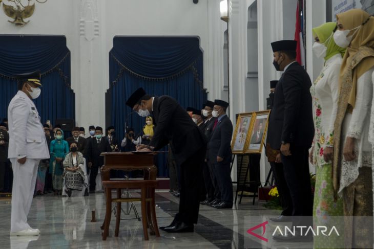 Pelantikan Wali Kota Bandung definitif 