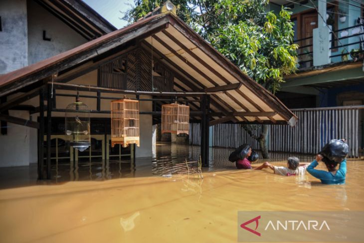 Banjir landa Dayeuhkolot di Kabupaten Bandung 