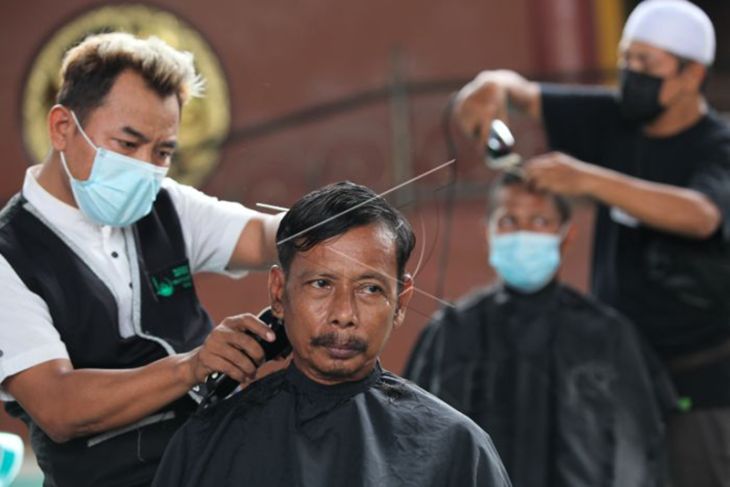 Potong Rambut Massal Gratis