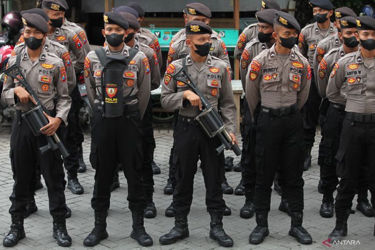 Pengamanan Kunjungan Presiden di Pasar Tambahrejo Surabaya