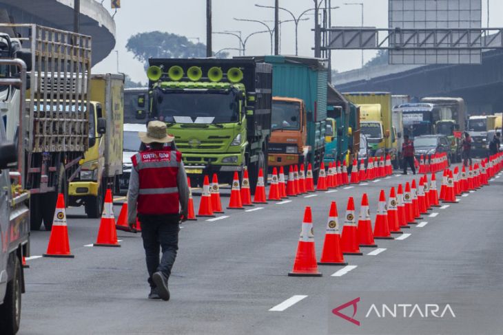 Uji coba ganjil genap tol Jakarta - Cikampek